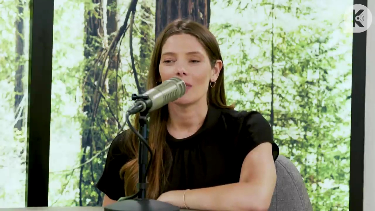 Ashley-Greene-dot-nl_TheTwilightEffect-BreakingDawnPart2-RewatchPart3of3-1971.jpg Ashley-Greene-dot-nl_TheTwilightEffect-BreakingDawnPart2-RewatchPart3of3-1971.jpg