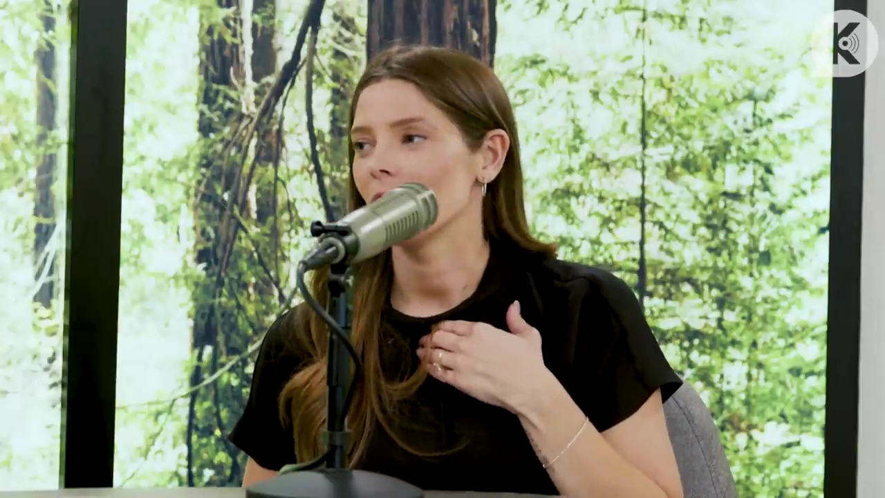 Ashley-Greene-dot-nl_TheTwilightEffect-BreakingDawnPart2-RewatchPart3of3-1975.jpg Ashley-Greene-dot-nl_TheTwilightEffect-BreakingDawnPart2-RewatchPart3of3-1975.jpg