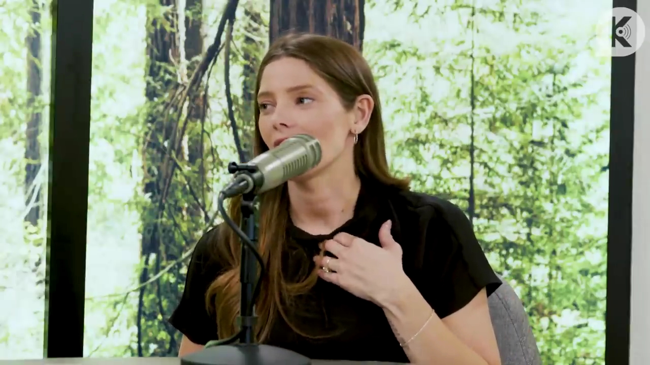 Ashley-Greene-dot-nl_TheTwilightEffect-BreakingDawnPart2-RewatchPart3of3-1976.jpg Ashley-Greene-dot-nl_TheTwilightEffect-BreakingDawnPart2-RewatchPart3of3-1976.jpg