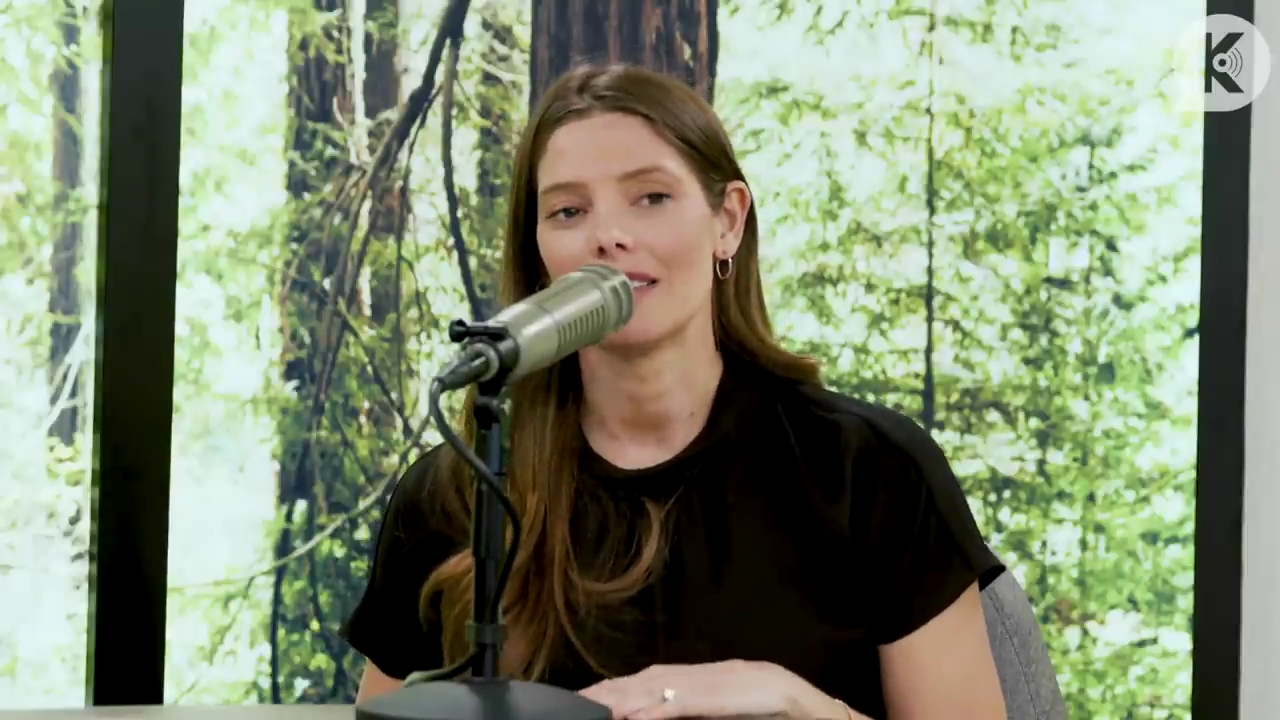 Ashley-Greene-dot-nl_TheTwilightEffect-BreakingDawnPart2-RewatchPart3of3-1979.jpg Ashley-Greene-dot-nl_TheTwilightEffect-BreakingDawnPart2-RewatchPart3of3-1979.jpg