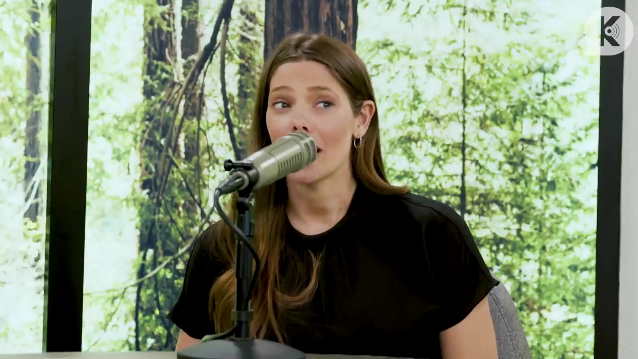 Ashley-Greene-dot-nl_TheTwilightEffect-BreakingDawnPart2-RewatchPart3of3-2009.jpg Ashley-Greene-dot-nl_TheTwilightEffect-BreakingDawnPart2-RewatchPart3of3-2009.jpg