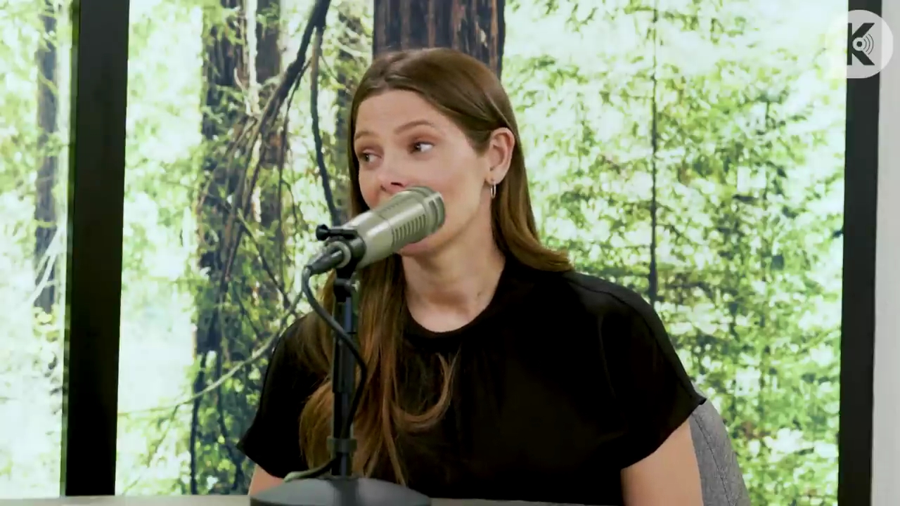 Ashley-Greene-dot-nl_TheTwilightEffect-BreakingDawnPart2-RewatchPart3of3-2011.jpg Ashley-Greene-dot-nl_TheTwilightEffect-BreakingDawnPart2-RewatchPart3of3-2011.jpg