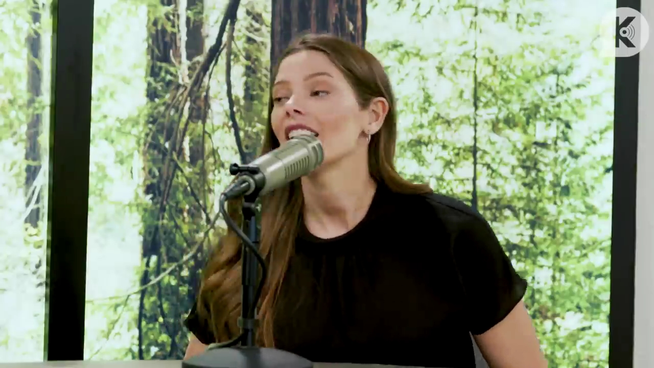 Ashley-Greene-dot-nl_TheTwilightEffect-BreakingDawnPart2-RewatchPart3of3-2016.jpg Ashley-Greene-dot-nl_TheTwilightEffect-BreakingDawnPart2-RewatchPart3of3-2016.jpg