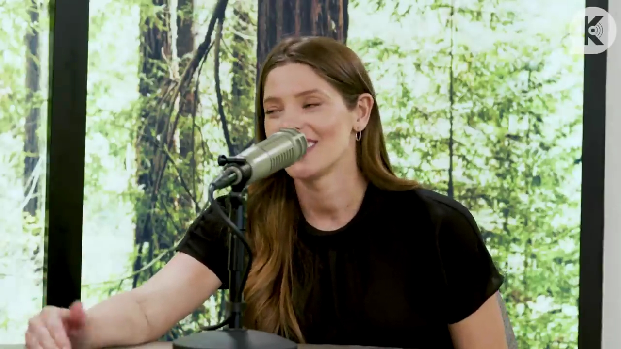 Ashley-Greene-dot-nl_TheTwilightEffect-BreakingDawnPart2-RewatchPart3of3-2021.jpg Ashley-Greene-dot-nl_TheTwilightEffect-BreakingDawnPart2-RewatchPart3of3-2021.jpg