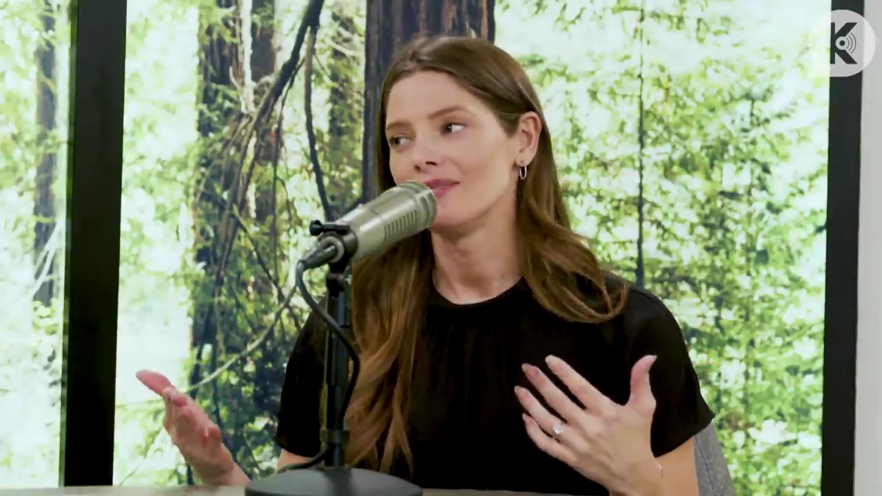 Ashley-Greene-dot-nl_TheTwilightEffect-BreakingDawnPart2-RewatchPart3of3-2052.jpg