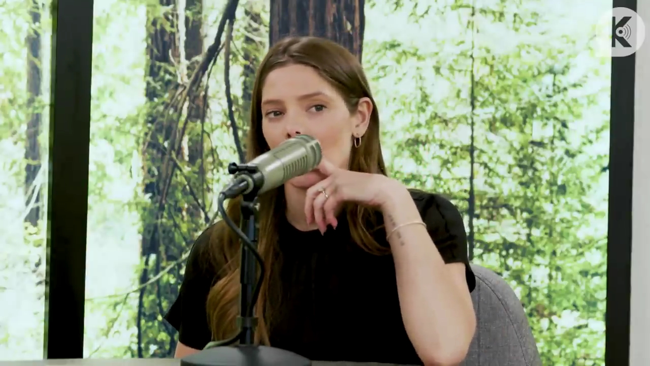 Ashley-Greene-dot-nl_TheTwilightEffect-BreakingDawnPart2-RewatchPart3of3-2062.jpg