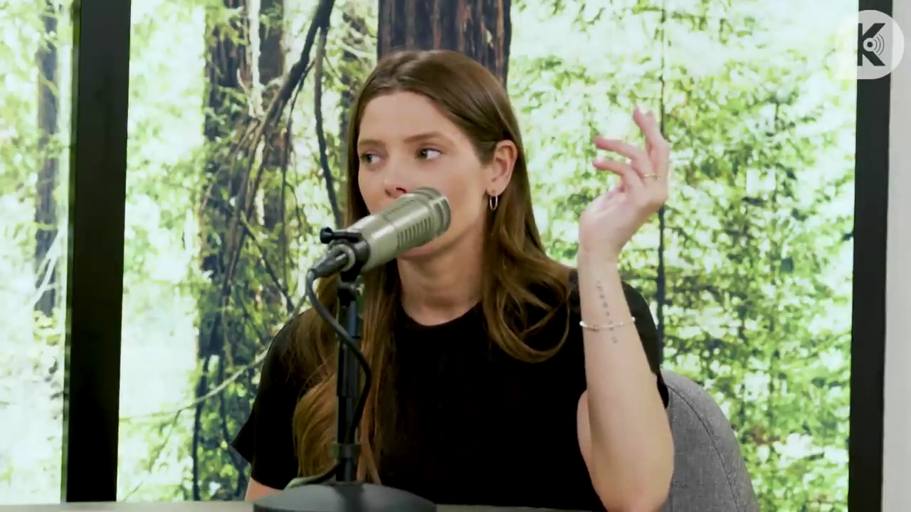 Ashley-Greene-dot-nl_TheTwilightEffect-BreakingDawnPart2-RewatchPart3of3-2066.jpg