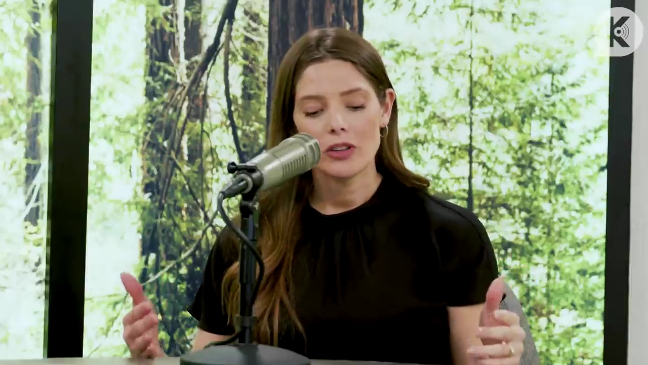 Ashley-Greene-dot-nl_TheTwilightEffect-BreakingDawnPart2-RewatchPart3of3-2093.jpg