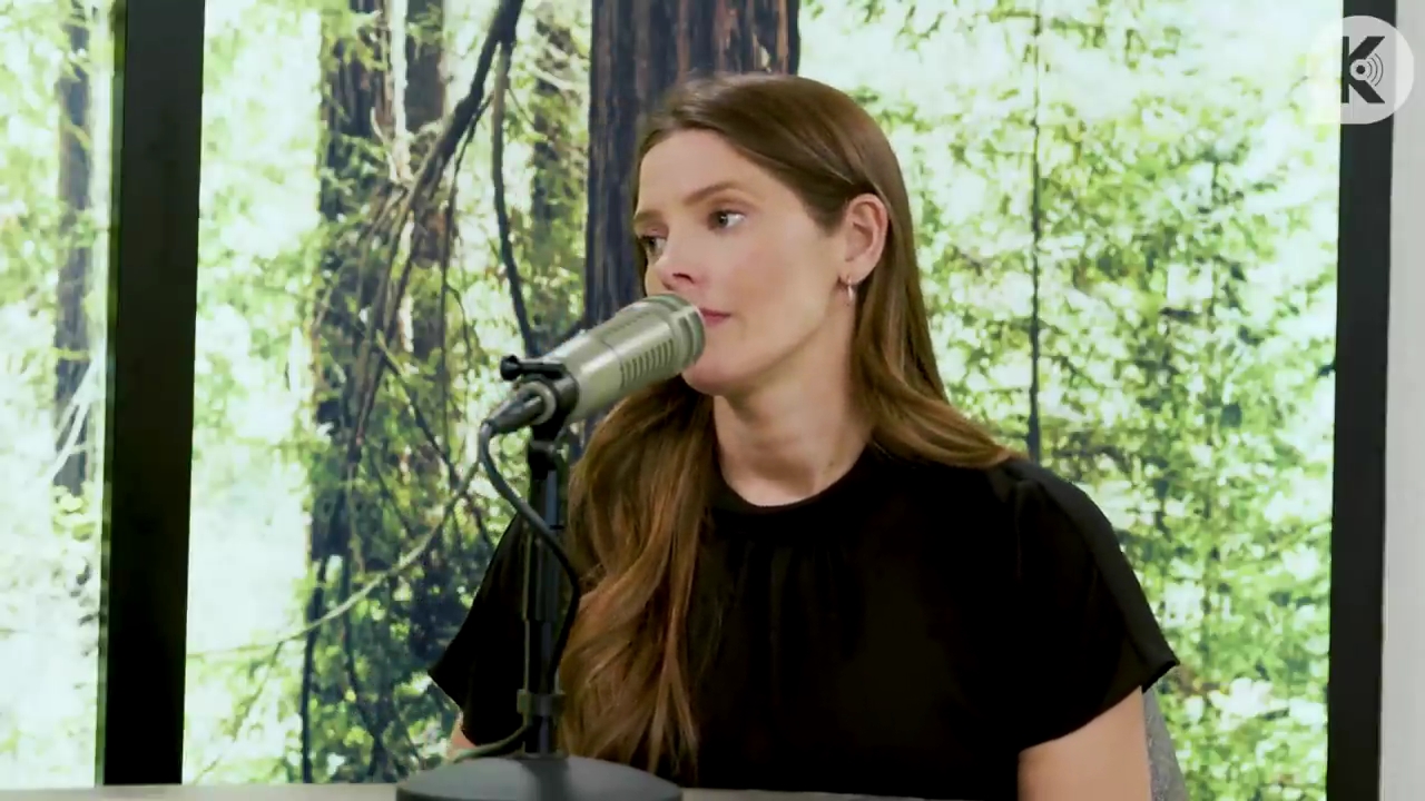 Ashley-Greene-dot-nl_TheTwilightEffect-BreakingDawnPart2-RewatchPart3of3-2189.jpg