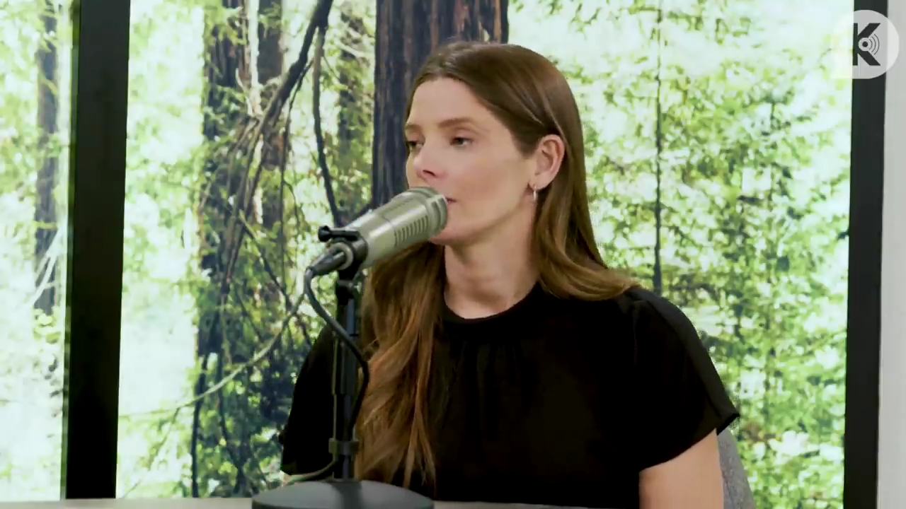 Ashley-Greene-dot-nl_TheTwilightEffect-BreakingDawnPart2-RewatchPart3of3-2190.jpg