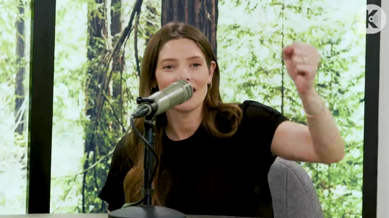 Ashley-Greene-dot-nl_TheTwilightEffect-BreakingDawnPart2-RewatchPart3of3-2254.jpg Ashley-Greene-dot-nl_TheTwilightEffect-BreakingDawnPart2-RewatchPart3of3-2254.jpg