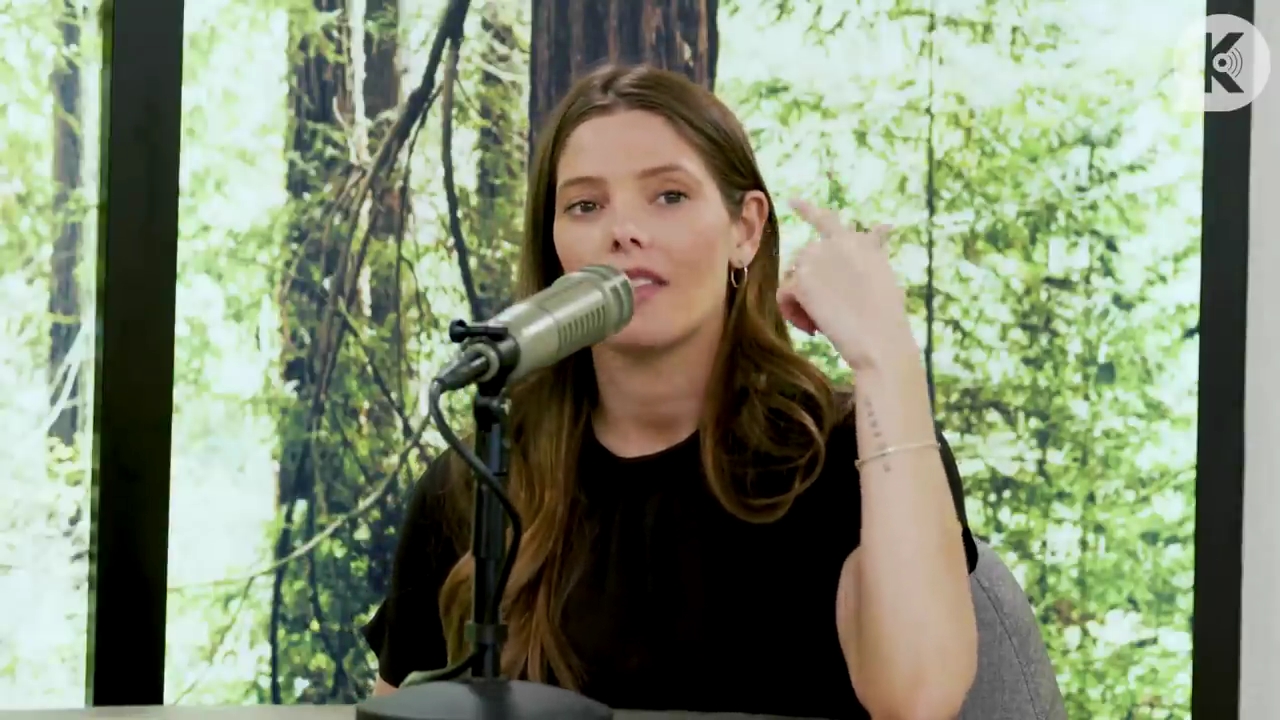 Ashley-Greene-dot-nl_TheTwilightEffect-BreakingDawnPart2-RewatchPart3of3-2274.jpg Ashley-Greene-dot-nl_TheTwilightEffect-BreakingDawnPart2-RewatchPart3of3-2274.jpg