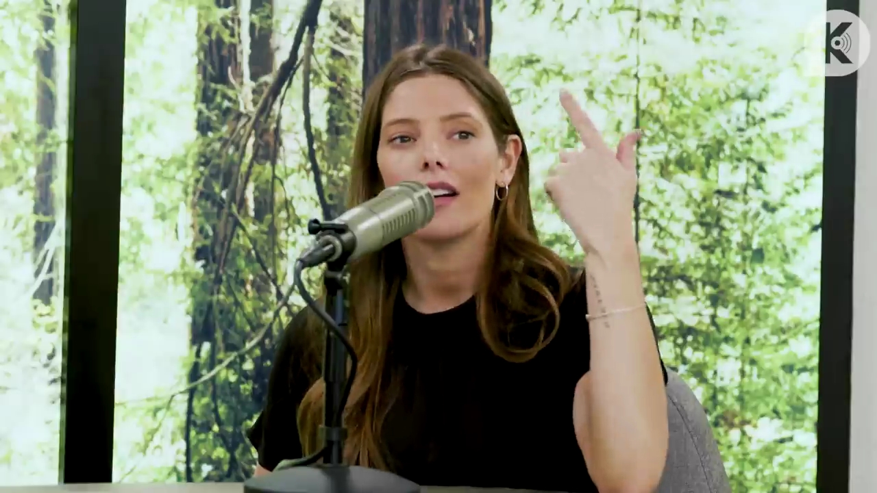 Ashley-Greene-dot-nl_TheTwilightEffect-BreakingDawnPart2-RewatchPart3of3-2275.jpg Ashley-Greene-dot-nl_TheTwilightEffect-BreakingDawnPart2-RewatchPart3of3-2275.jpg