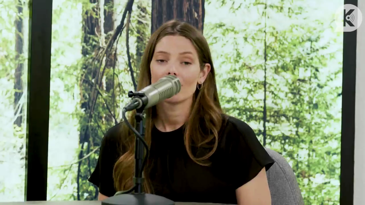 Ashley-Greene-dot-nl_TheTwilightEffect-BreakingDawnPart2-RewatchPart3of3-2290.jpg Ashley-Greene-dot-nl_TheTwilightEffect-BreakingDawnPart2-RewatchPart3of3-2290.jpg