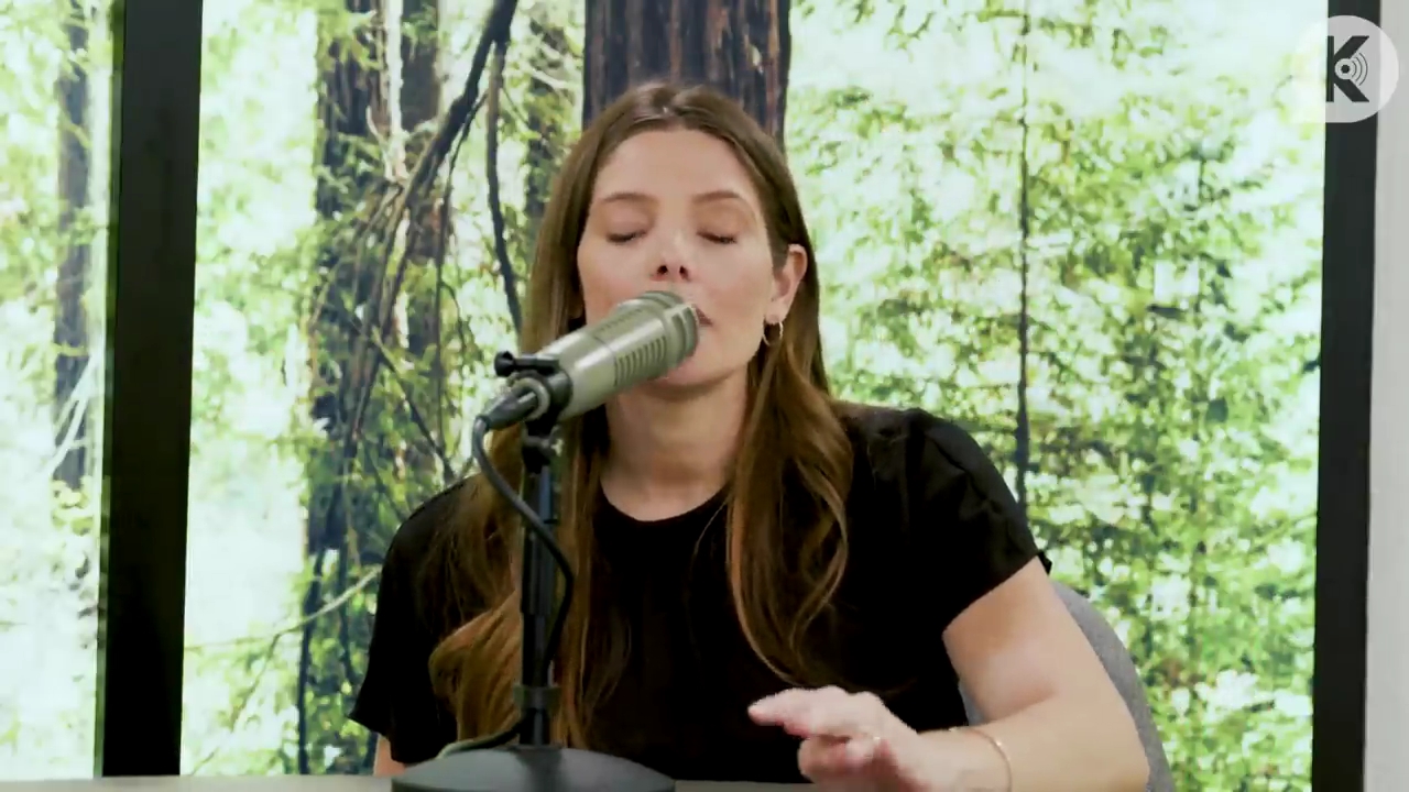 Ashley-Greene-dot-nl_TheTwilightEffect-BreakingDawnPart2-RewatchPart3of3-2333.jpg Ashley-Greene-dot-nl_TheTwilightEffect-BreakingDawnPart2-RewatchPart3of3-2333.jpg