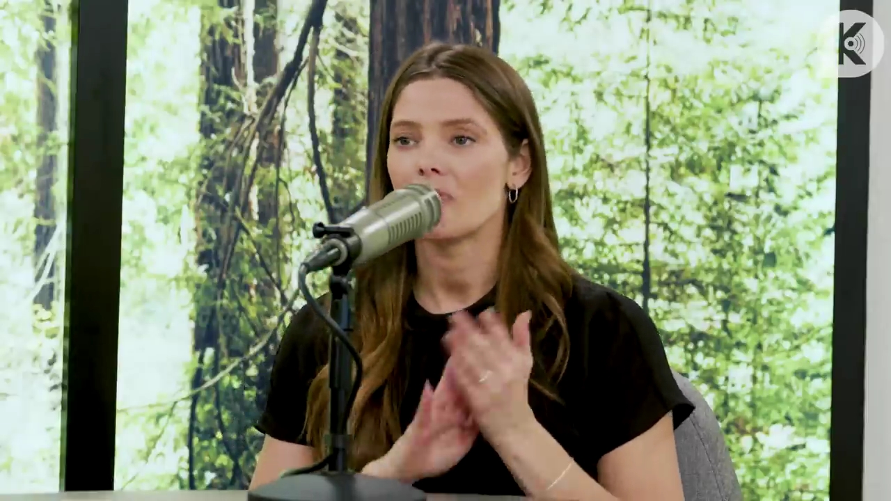 Ashley-Greene-dot-nl_TheTwilightEffect-BreakingDawnPart2-RewatchPart3of3-2414.jpg Ashley-Greene-dot-nl_TheTwilightEffect-BreakingDawnPart2-RewatchPart3of3-2414.jpg