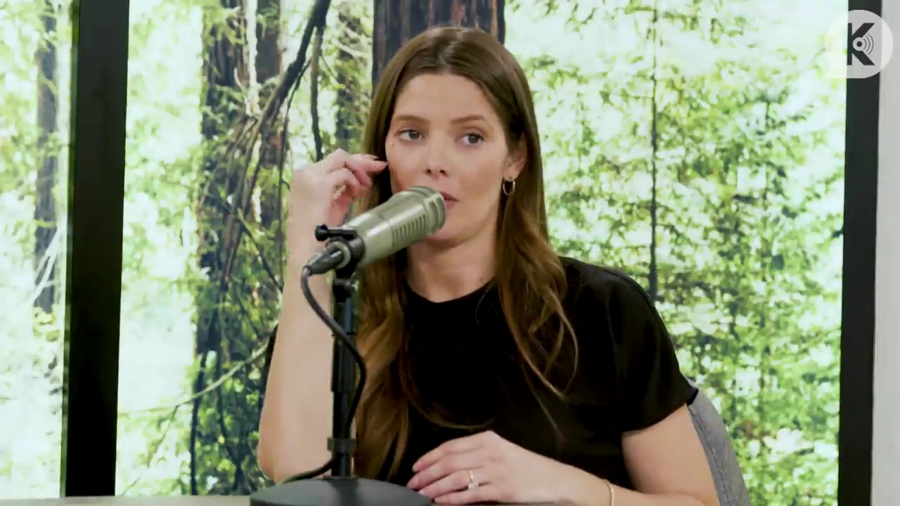 Ashley-Greene-dot-nl_TheTwilightEffect-BreakingDawnPart2-RewatchPart3of3-2456.jpg
