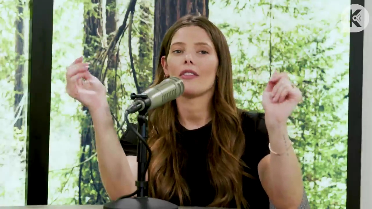 Ashley-Greene-dot-nl_TheTwilightEffect-BreakingDawnPart2-RewatchPart3of3-2605.jpg Ashley-Greene-dot-nl_TheTwilightEffect-BreakingDawnPart2-RewatchPart3of3-2605.jpg