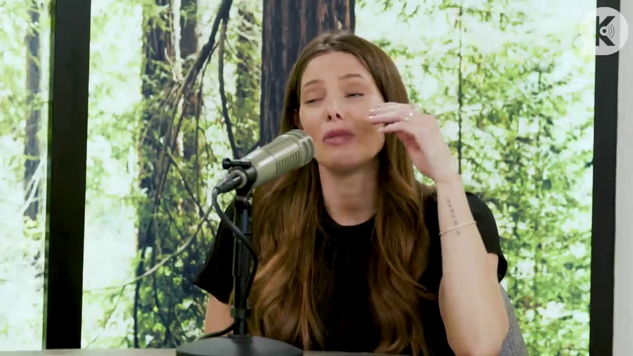 Ashley-Greene-dot-nl_TheTwilightEffect-BreakingDawnPart2-RewatchPart3of3-2624.jpg Ashley-Greene-dot-nl_TheTwilightEffect-BreakingDawnPart2-RewatchPart3of3-2624.jpg