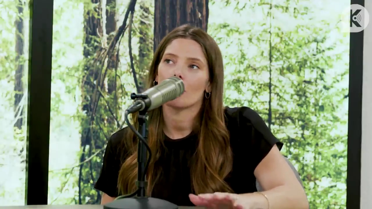 Ashley-Greene-dot-nl_TheTwilightEffect-BreakingDawnPart2-RewatchPart3of3-2635.jpg Ashley-Greene-dot-nl_TheTwilightEffect-BreakingDawnPart2-RewatchPart3of3-2635.jpg