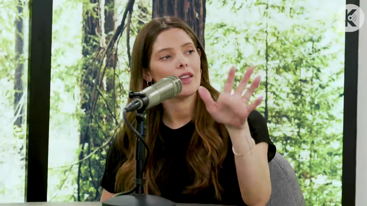 Ashley-Greene-dot-nl_TheTwilightEffect-BreakingDawnPart2-RewatchPart3of3-2681.jpg