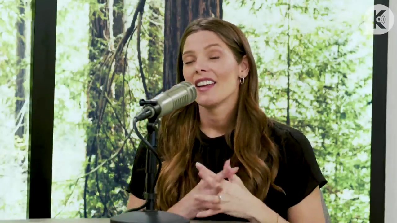 Ashley-Greene-dot-nl_TheTwilightEffect-BreakingDawnPart2-RewatchPart3of3-2693.jpg Ashley-Greene-dot-nl_TheTwilightEffect-BreakingDawnPart2-RewatchPart3of3-2693.jpg