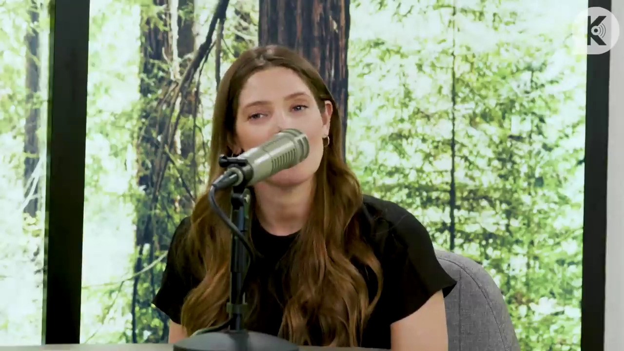 Ashley-Greene-dot-nl_TheTwilightEffect-BreakingDawnPart2-RewatchPart3of3-2741.jpg
