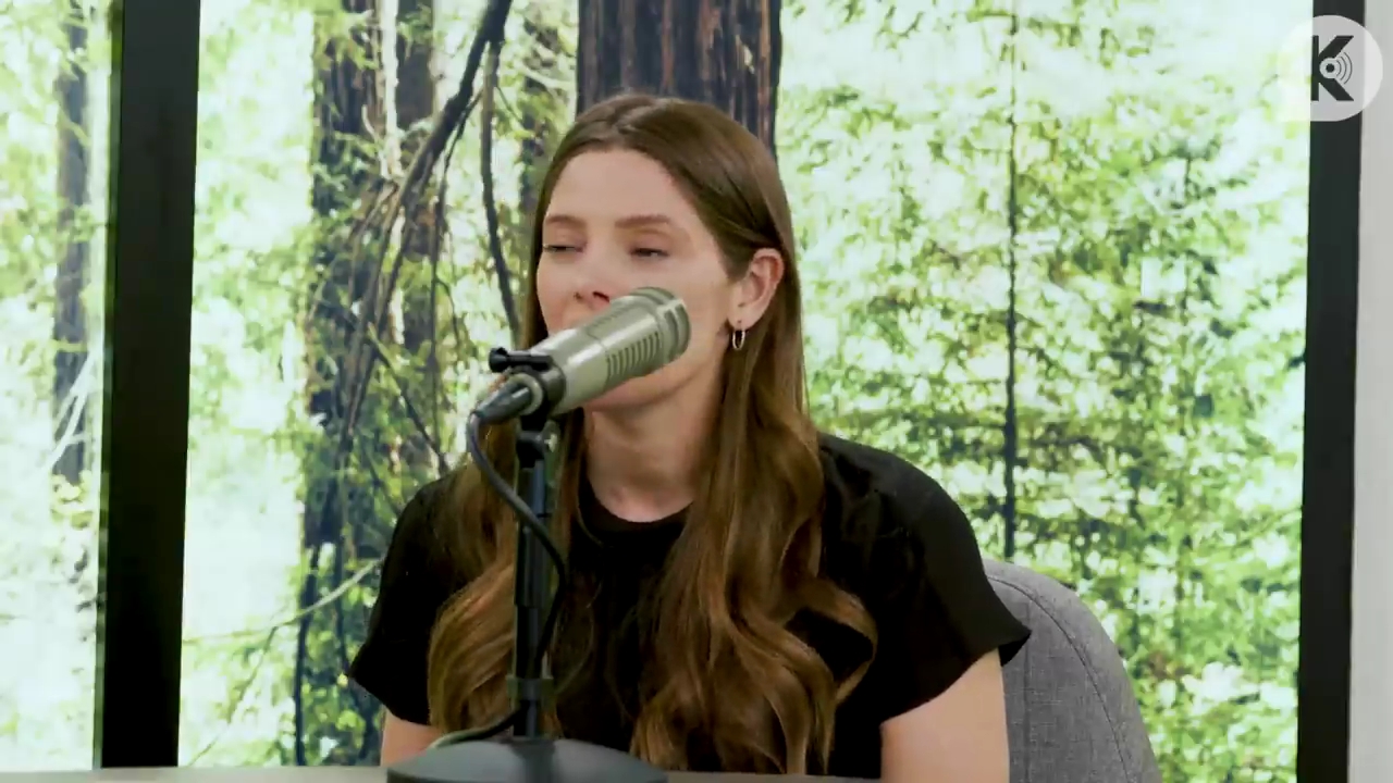 Ashley-Greene-dot-nl_TheTwilightEffect-BreakingDawnPart2-RewatchPart3of3-2742.jpg Ashley-Greene-dot-nl_TheTwilightEffect-BreakingDawnPart2-RewatchPart3of3-2742.jpg