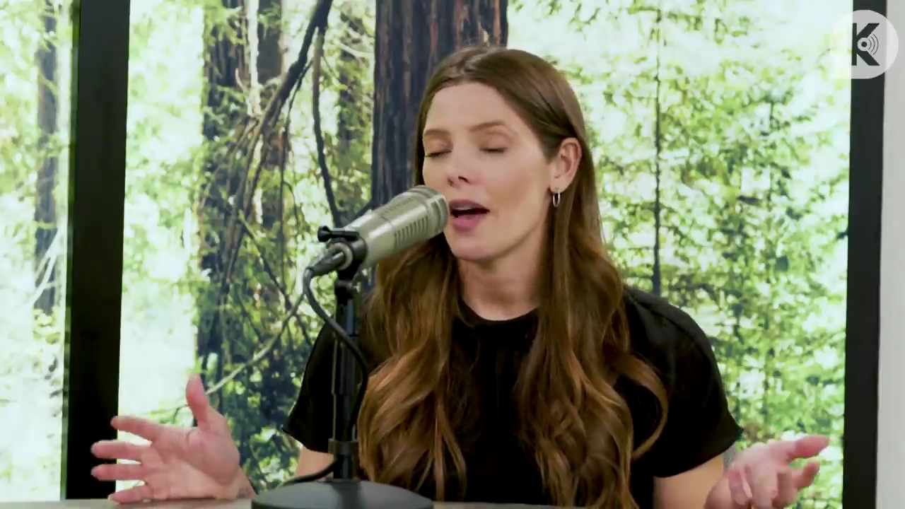 Ashley-Greene-dot-nl_TheTwilightEffect-BreakingDawnPart2-RewatchPart3of3-2749.jpg Ashley-Greene-dot-nl_TheTwilightEffect-BreakingDawnPart2-RewatchPart3of3-2749.jpg