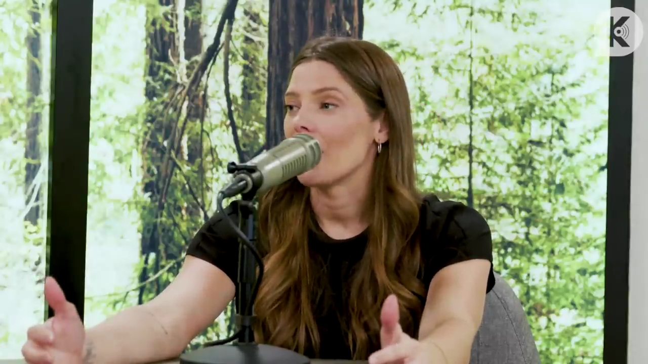 Ashley-Greene-dot-nl_TheTwilightEffect-BreakingDawnPart2-RewatchPart3of3-2818.jpg Ashley-Greene-dot-nl_TheTwilightEffect-BreakingDawnPart2-RewatchPart3of3-2818.jpg