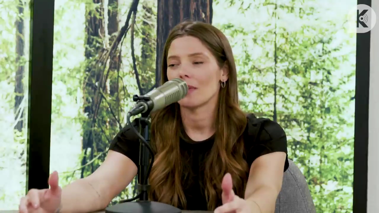 Ashley-Greene-dot-nl_TheTwilightEffect-BreakingDawnPart2-RewatchPart3of3-2820.jpg Ashley-Greene-dot-nl_TheTwilightEffect-BreakingDawnPart2-RewatchPart3of3-2820.jpg