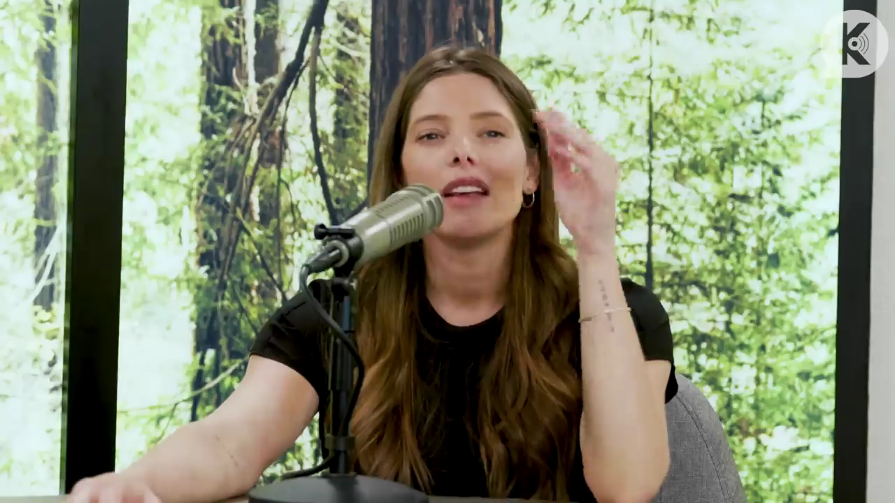 Ashley-Greene-dot-nl_TheTwilightEffect-BreakingDawnPart2-RewatchPart3of3-2828.jpg