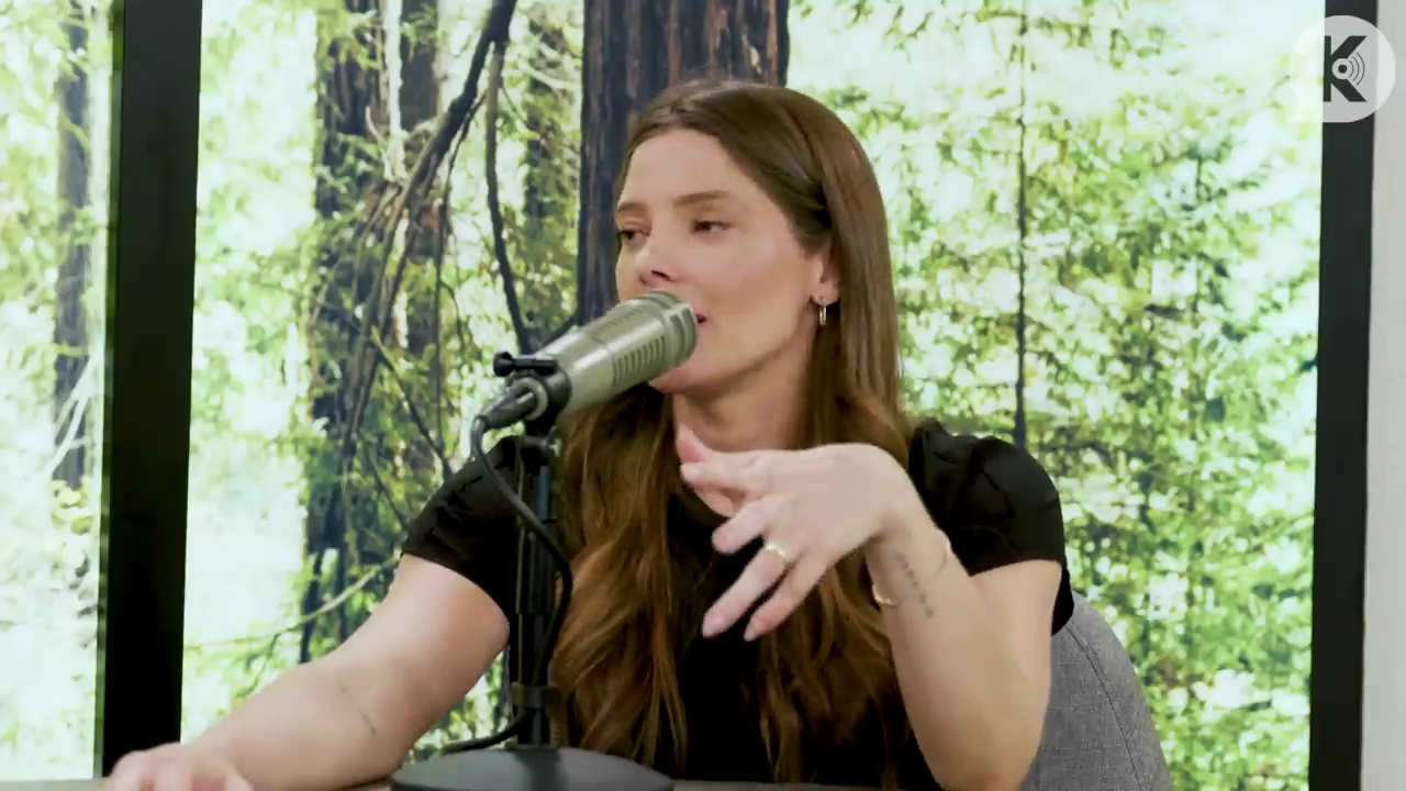 Ashley-Greene-dot-nl_TheTwilightEffect-BreakingDawnPart2-RewatchPart3of3-2829.jpg Ashley-Greene-dot-nl_TheTwilightEffect-BreakingDawnPart2-RewatchPart3of3-2829.jpg