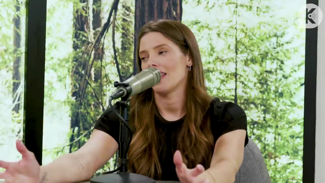 Ashley-Greene-dot-nl_TheTwilightEffect-BreakingDawnPart2-RewatchPart3of3-2832.jpg Ashley-Greene-dot-nl_TheTwilightEffect-BreakingDawnPart2-RewatchPart3of3-2832.jpg