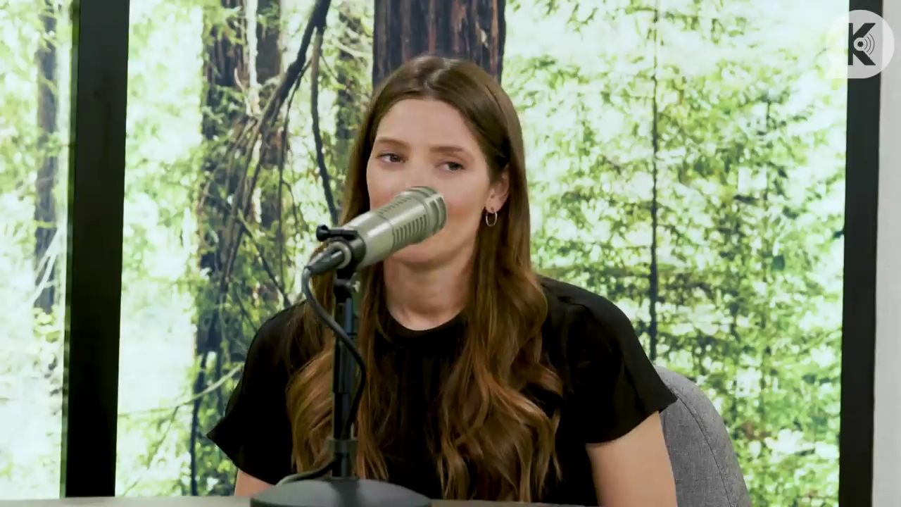 Ashley-Greene-dot-nl_TheTwilightEffect-BreakingDawnPart2-RewatchPart3of3-2846.jpg