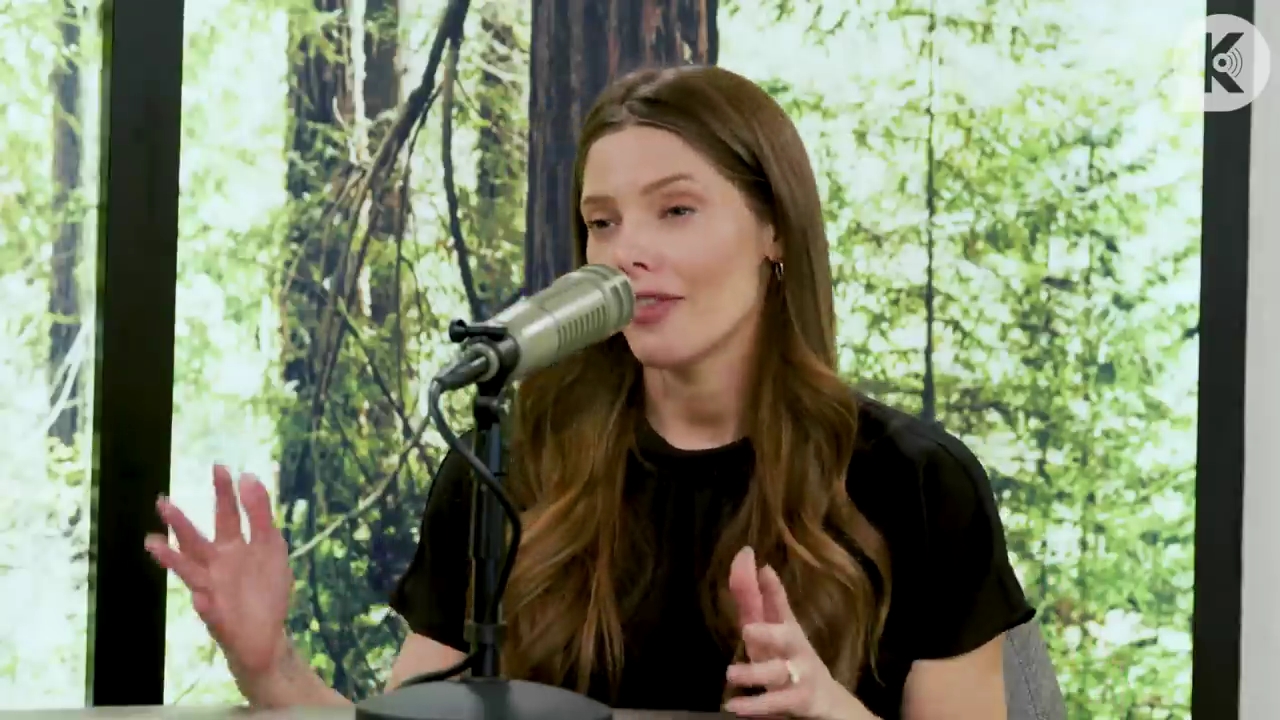 Ashley-Greene-dot-nl_TheTwilightEffect-BreakingDawnPart2-RewatchPart3of3-2907.jpg Ashley-Greene-dot-nl_TheTwilightEffect-BreakingDawnPart2-RewatchPart3of3-2907.jpg