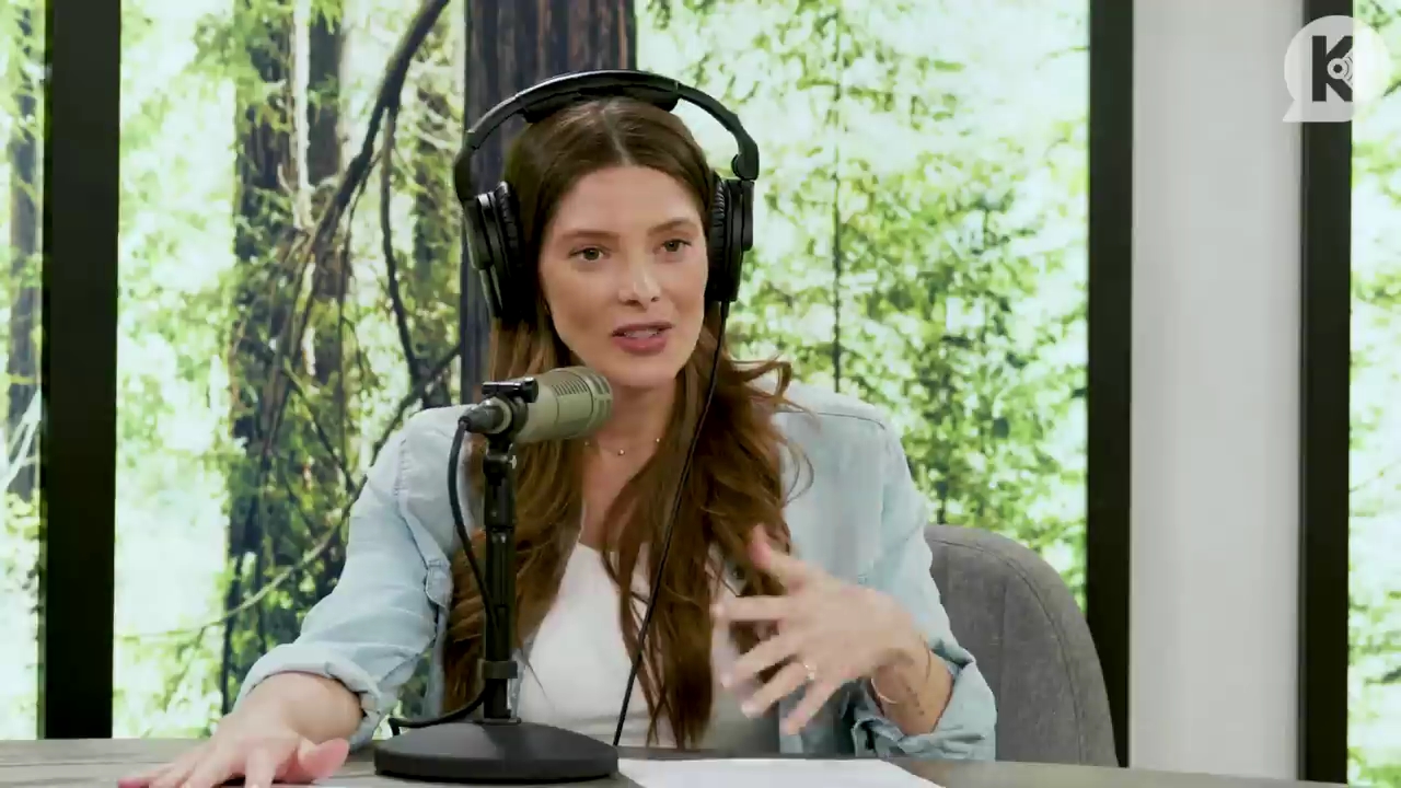 Ashley-Greene-dot-nl_TheTwilightEffect-BreakingDawnPart2-RewatchPart3of3-3030.jpg