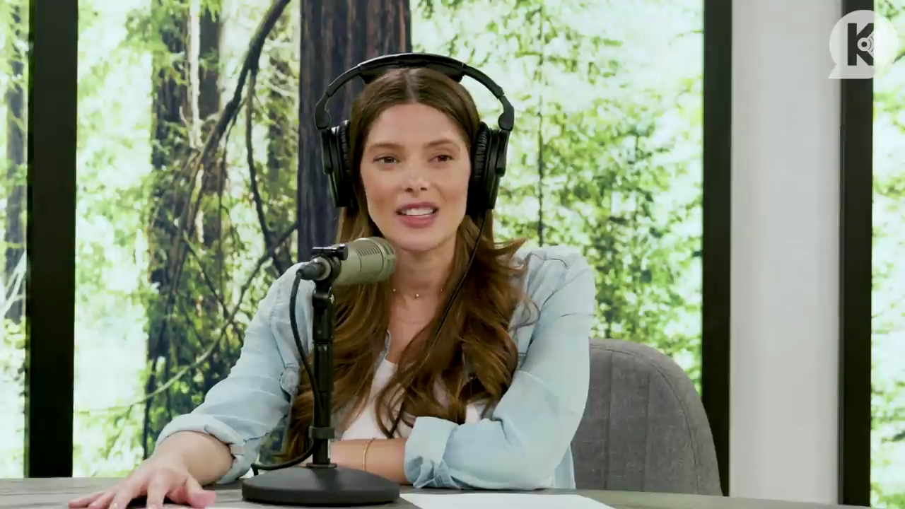 Ashley-Greene-dot-nl_TheTwilightEffect-BreakingDawnPart2-RewatchPart3of3-3124.jpg