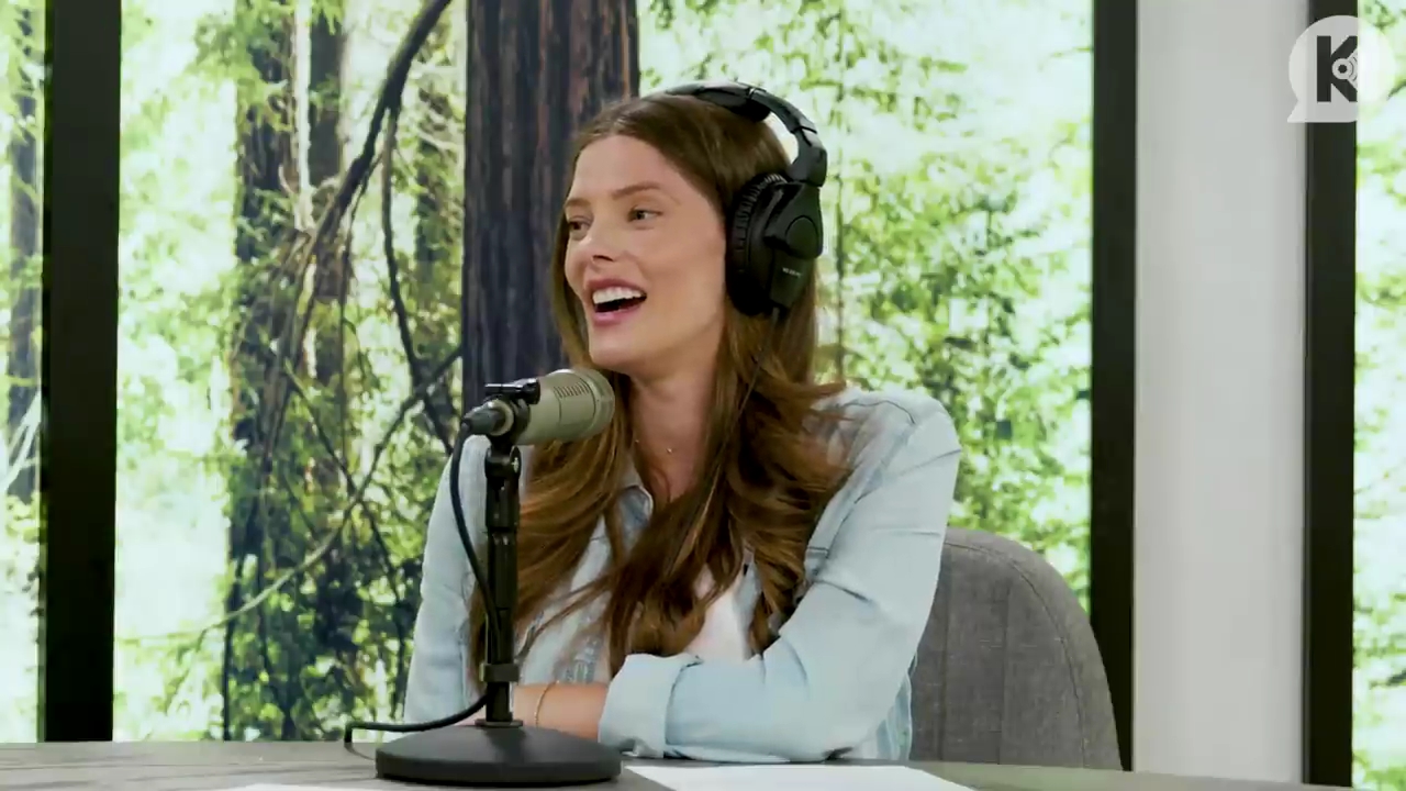 Ashley-Greene-dot-nl_TheTwilightEffect-BreakingDawnPart2-RewatchPart3of3-3716.jpg