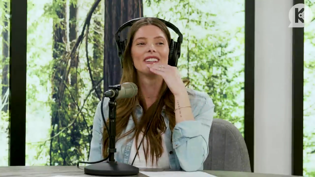 Ashley-Greene-dot-nl_TheTwilightEffect-BreakingDawnPart2-RewatchPart3of3-3719.jpg