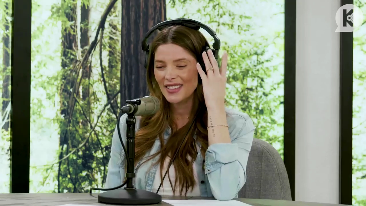 Ashley-Greene-dot-nl_TheTwilightEffect-BreakingDawnPart2-RewatchPart3of3-3724.jpg