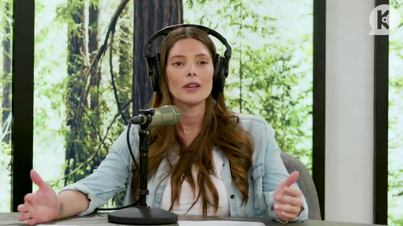 Ashley-Greene-dot-nl_TheTwilightEffect-BreakingDawnPart2-RewatchPart3of3-4239.jpg