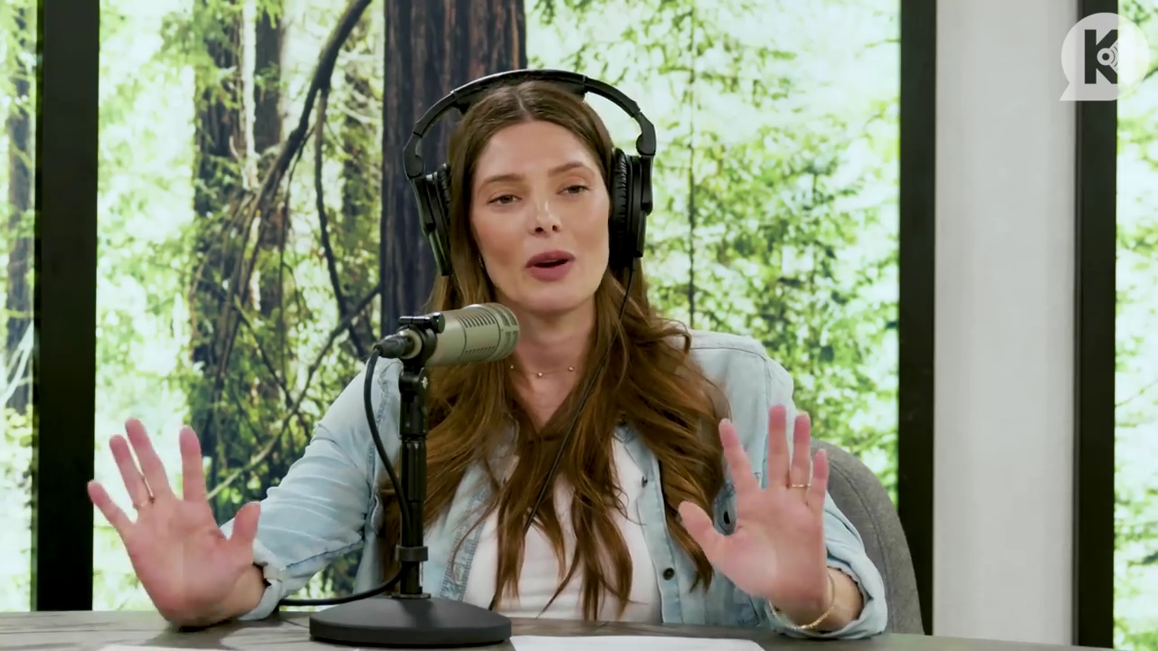 Ashley-Greene-dot-nl_TheTwilightEffect-BreakingDawnPart2-RewatchPart3of3-4242.jpg