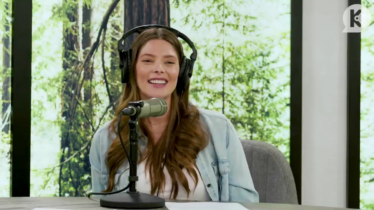 Ashley-Greene-dot-nl_TheTwilightEffect-BreakingDawnPart2-RewatchPart3of3-4298.jpg