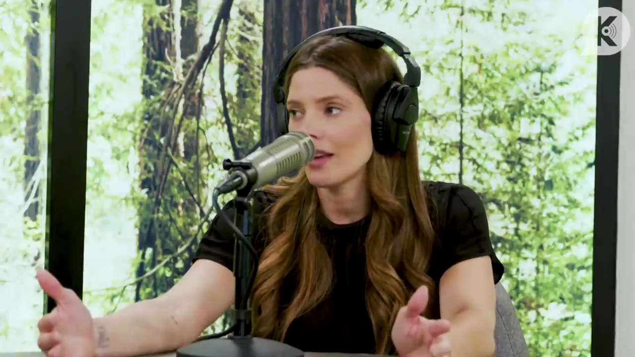 Ashley-Greene-dot-nl_TheTwilightEffect-BreakingDawnPart2-RewatchPart3of3-4631.jpg
