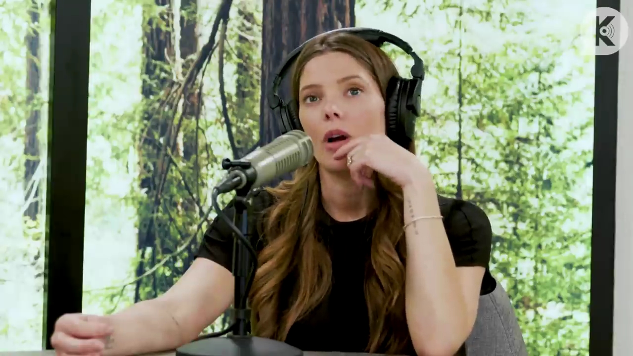 Ashley-Greene-dot-nl_TheTwilightEffect-BreakingDawnPart2-RewatchPart3of3-4677.jpg