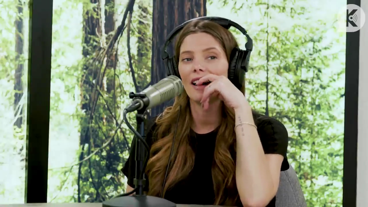 Ashley-Greene-dot-nl_TheTwilightEffect-BreakingDawnPart2-RewatchPart3of3-4770.jpg
