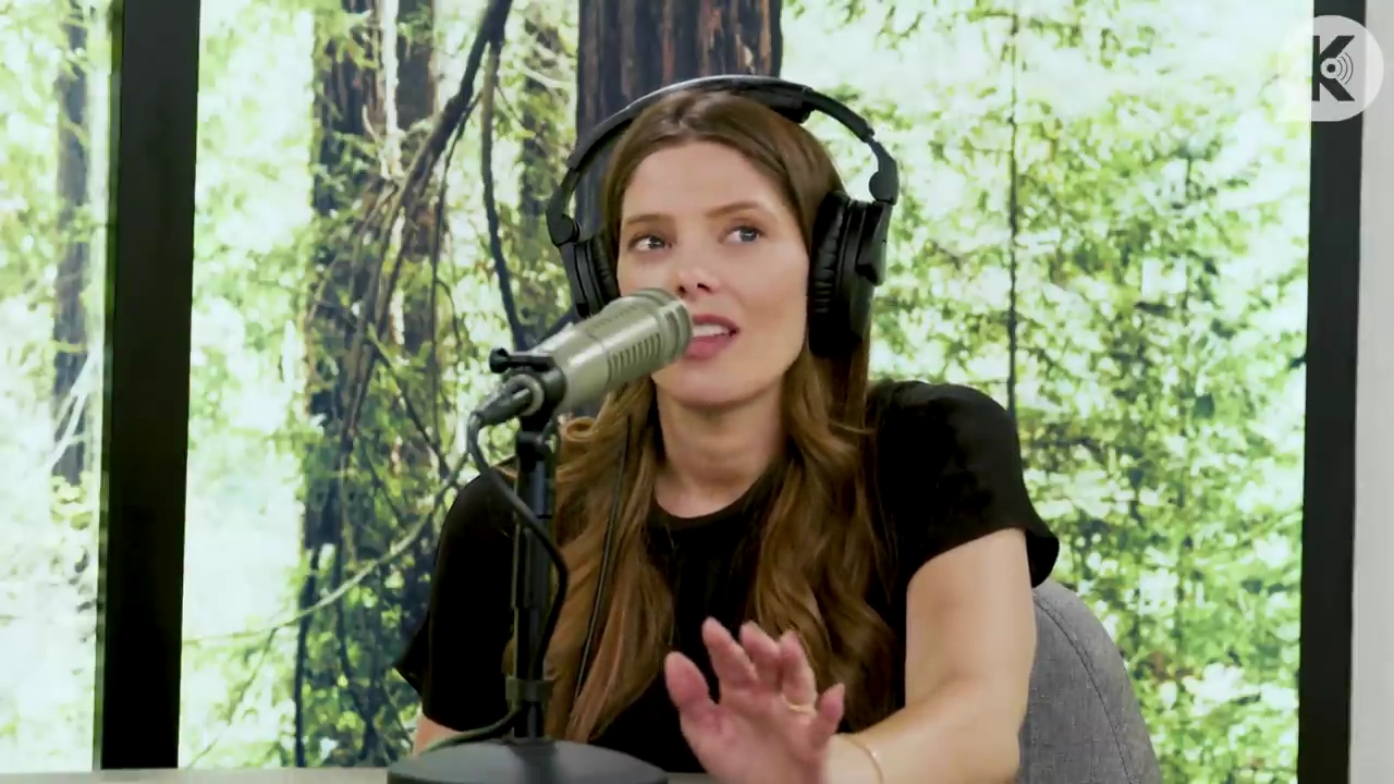 Ashley-Greene-dot-nl_TheTwilightEffect-BreakingDawnPart2-RewatchPart3of3-4824.jpg