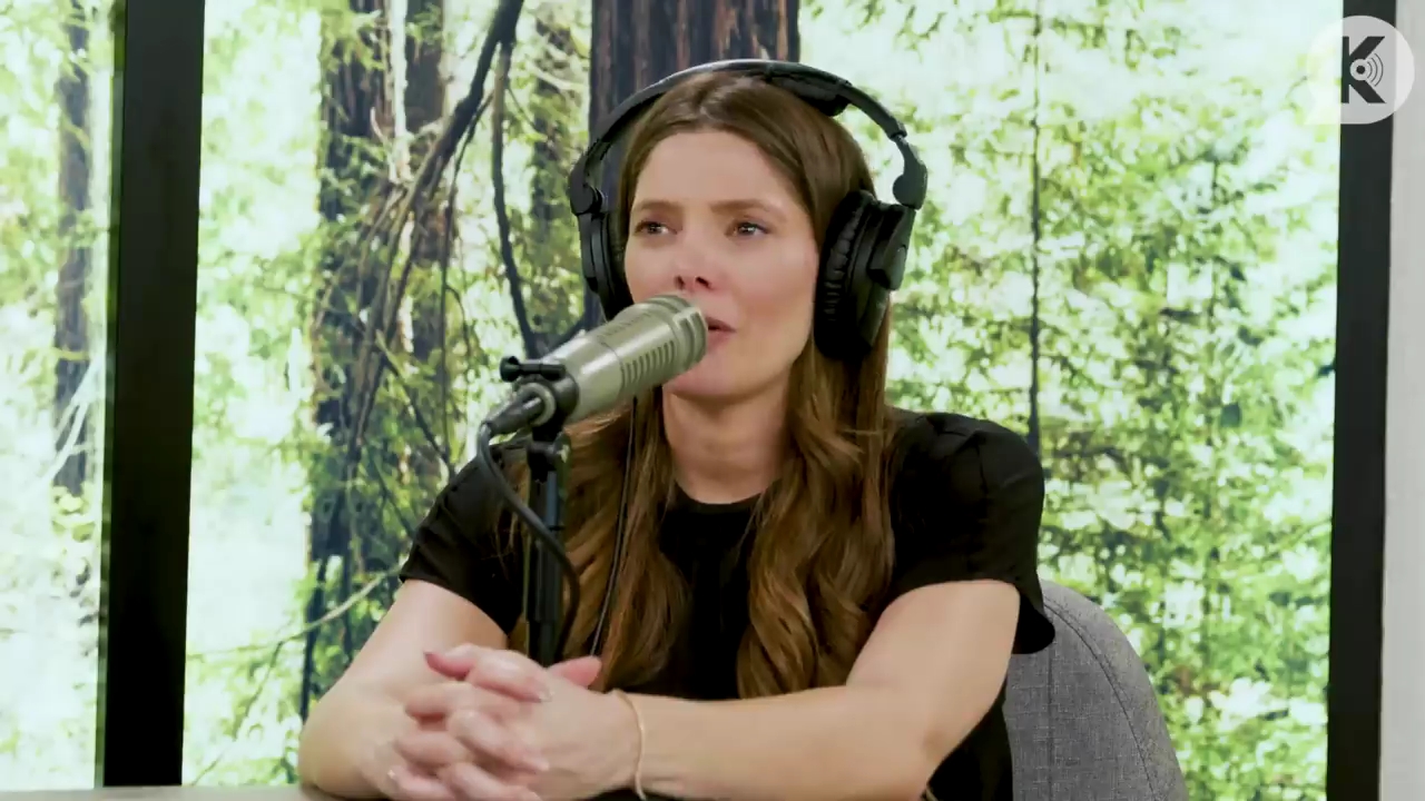 Ashley-Greene-dot-nl_TheTwilightEffect-BreakingDawnPart2-RewatchPart3of3-4869.jpg