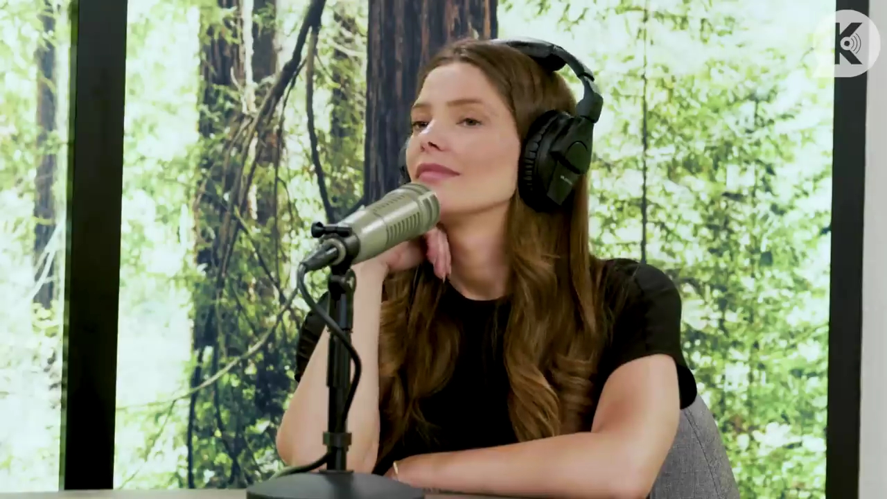 Ashley-Greene-dot-nl_TheTwilightEffect-BreakingDawnPart2-RewatchPart3of3-4948.jpg